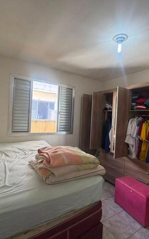 Casa à venda com 360m², 5 quartos e 2 vagas Casa à venda com 360m², 5 quartos e 2 vagasQuarto