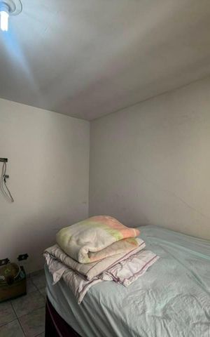 Casa à venda com 360m², 5 quartos e 2 vagas Casa à venda com 360m², 5 quartos e 2 vagasQuarto