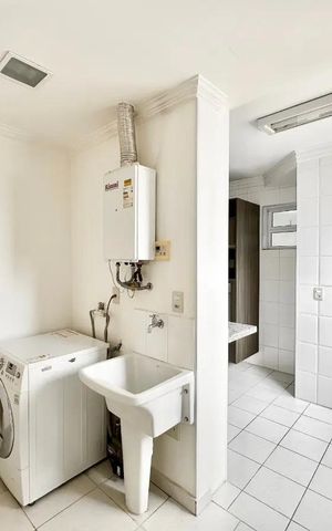 Apartamento para alugar com 140m², 3 quartos e 2 vagas Apartamento para alugar com 140m², 3 quartos e 2 vagasÁrea de serviço