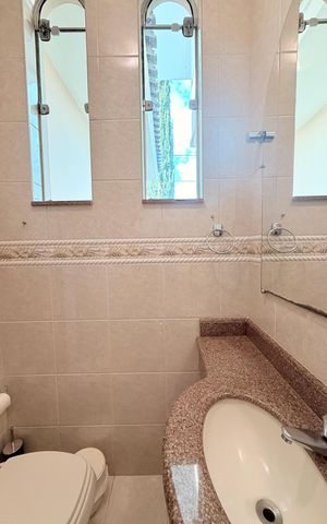 Casa de condomínio à venda com 483m², 6 quartos e 8 vagasLavabo