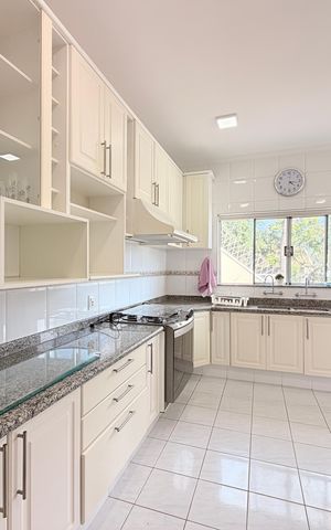 Casa de condomínio à venda com 483m², 6 quartos e 8 vagasCozinha