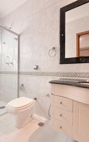 Casa de condomínio à venda com 483m², 6 quartos e 8 vagasBanheiro da Suíte 2