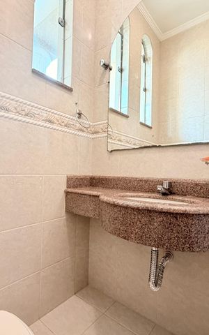 Casa de condomínio à venda com 483m², 6 quartos e 8 vagasLavabo