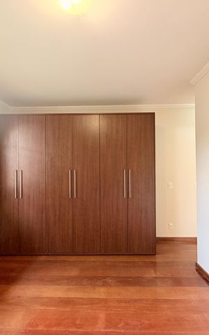 Casa de condomínio à venda com 483m², 6 quartos e 8 vagasSuíte 4