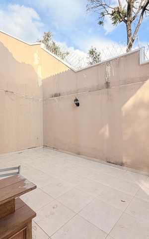 Casa de condomínio à venda com 483m², 6 quartos e 8 vagasÁrea de Serviço com quintal