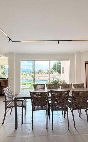 Casa de condomínio à venda com 483m², 6 quartos e 8 vagasÁrea gourmet