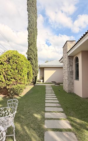 Casa de condomínio à venda com 483m², 6 quartos e 8 vagasJardim