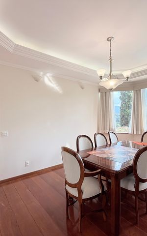 Casa de condomínio à venda com 483m², 6 quartos e 8 vagasSala de Jantar
