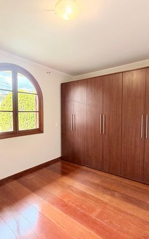 Casa de condomínio à venda com 483m², 6 quartos e 8 vagasSuíte 4