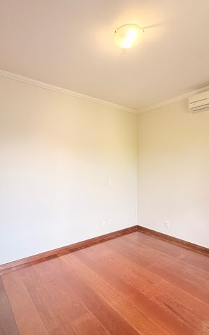 Casa de condomínio à venda com 483m², 6 quartos e 8 vagasSuíte 4