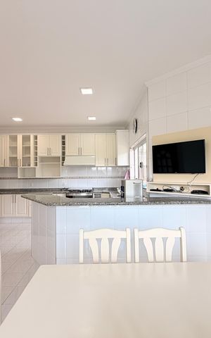 Casa de condomínio à venda com 483m², 6 quartos e 8 vagasCozinha
