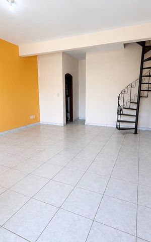 Casa para alugar com 120m², 2 quartos e 2 vagas Casa para alugar com 120m², 2 quartos e 2 vagasSala