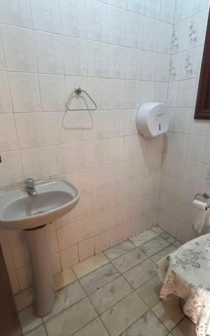 Casa para alugar com 120m², 2 quartos e 2 vagas Casa para alugar com 120m², 2 quartos e 2 vagasBanheiro