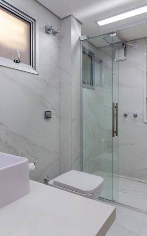 Apartamento à venda com 155m², 4 quartos e 2 vagas Apartamento à venda com 155m², 4 quartos e 2 vagasBanheiro da Suíte