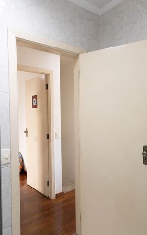 Casa de condomínio à venda com 200m², 3 quartos e 2 vagas Casa de condomínio à venda com 200m², 3 quartos e 2 vagasBanheiro 3