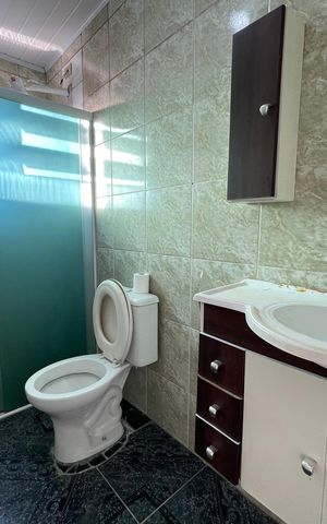 Casa para alugar com 55m², 3 quartos e sem vaga Casa para alugar com 55m², 3 quartos e sem vagaBanheiro 1