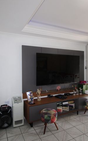 Casa à venda com 370m², 3 quartos e 8 vagasSala