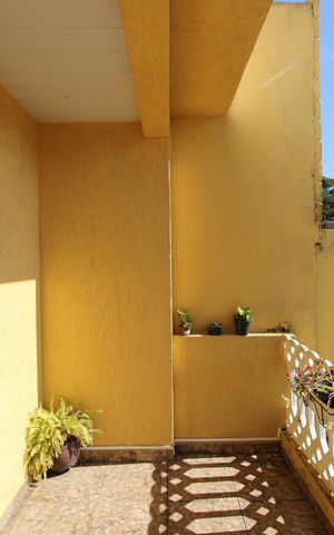 Casa à venda com 370m², 3 quartos e 8 vagasSala - Varanda