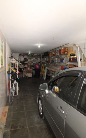 Casa à venda com 370m², 3 quartos e 8 vagasGaragem