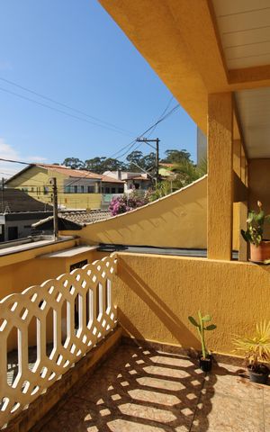 Casa à venda com 370m², 3 quartos e 8 vagasSala - Varanda