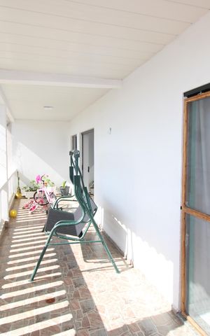 Casa à venda com 370m², 3 quartos e 8 vagasVaranda