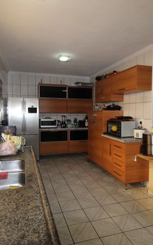 Casa à venda com 370m², 3 quartos e 8 vagasCozinha