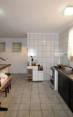 Casa à venda com 370m², 3 quartos e 8 vagasCozinha