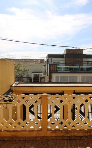 Casa à venda com 370m², 3 quartos e 8 vagasSala - Varanda