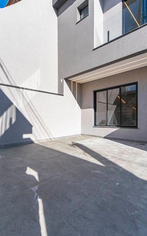 Casa à venda com 150m², 3 quartos e 2 vagas Casa à venda com 150m², 3 quartos e 2 vagasGaragem