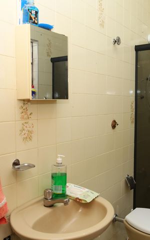 Casa à venda com 250m², 3 quartos e 5 vagasBanheiro social