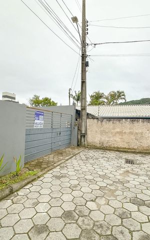 Casa para alugar com 42m², 2 quartos e sem vagaVista da Rua