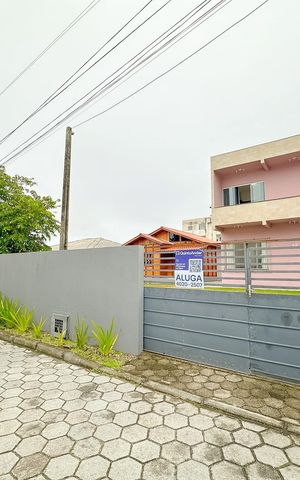 Casa para alugar com 42m², 2 quartos e sem vagaPlaquinha