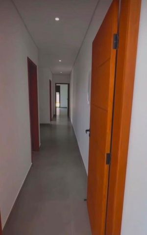 Casa de condomínio para alugar com 256m², 3 quartos e 4 vagas Casa de condomínio para alugar com 256m², 3 quartos e 4 vagasCorredor