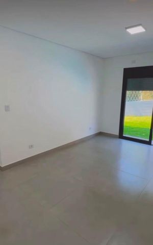 Casa de condomínio para alugar com 256m², 3 quartos e 4 vagas Casa de condomínio para alugar com 256m², 3 quartos e 4 vagasQuarto