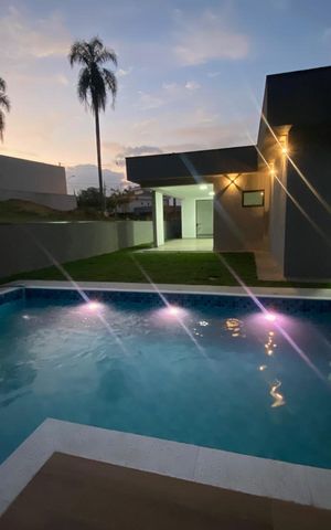 Casa de condomínio para alugar com 256m², 3 quartos e 4 vagas Casa de condomínio para alugar com 256m², 3 quartos e 4 vagasÁrea externa