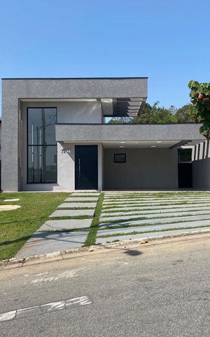 Casa de condomínio para alugar com 256m², 3 quartos e 4 vagas Casa de condomínio para alugar com 256m², 3 quartos e 4 vagasFachada