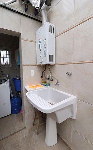 Casa à venda com 262m², 5 quartos e 1 vagaÁrea de Serviço