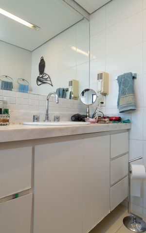 Apartamento à venda com 166m², 4 quartos e 3 vagas Apartamento à venda com 166m², 4 quartos e 3 vagasBanheiro social