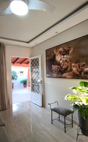 Casa à venda com 212m², 3 quartos e 3 vagas Casa à venda com 212m², 3 quartos e 3 vagasSala