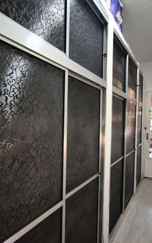 Casa à venda com 212m², 3 quartos e 3 vagas Casa à venda com 212m², 3 quartos e 3 vagasDespensa