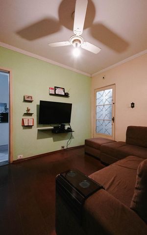 Casa à venda com 307m², 5 quartos e 3 vagas Casa à venda com 307m², 5 quartos e 3 vagasSala