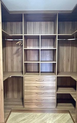 Apartamento à venda com 75m², 2 quartos e 2 vagas Apartamento à venda com 75m², 2 quartos e 2 vagasCloset da suíte