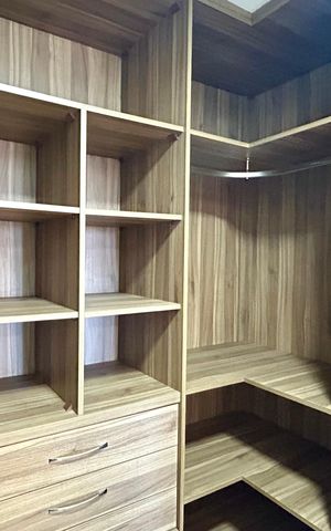 Apartamento à venda com 75m², 2 quartos e 2 vagas Apartamento à venda com 75m², 2 quartos e 2 vagasCloset da suíte