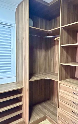 Apartamento à venda com 75m², 2 quartos e 2 vagas Apartamento à venda com 75m², 2 quartos e 2 vagasCloset da suíte