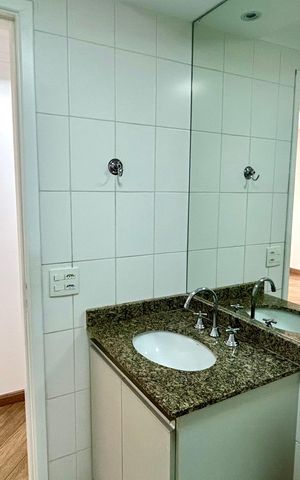 Apartamento à venda com 75m², 2 quartos e 2 vagas Apartamento à venda com 75m², 2 quartos e 2 vagasBanheiro 1