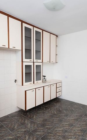 Casa à venda com 90m², 2 quartos e 1 vaga Casa à venda com 90m², 2 quartos e 1 vagaCozinha - Armários