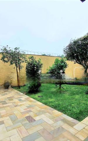 Casa de condomínio à venda com 220m², 4 quartos e 3 vagas Casa de condomínio à venda com 220m², 4 quartos e 3 vagasÁrea externa