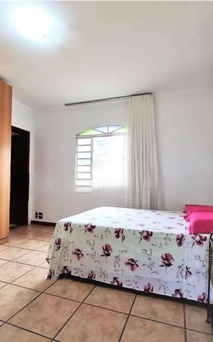 Casa de condomínio à venda com 220m², 4 quartos e 3 vagas Casa de condomínio à venda com 220m², 4 quartos e 3 vagasQuarto 2