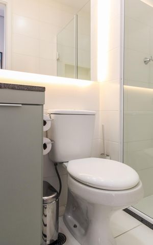 Apartamento à venda com 58m², 2 quartos e 1 vaga Apartamento à venda com 58m², 2 quartos e 1 vagaBanheiro Social