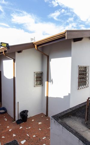 Casa à venda com 98m², 3 quartos e 1 vaga